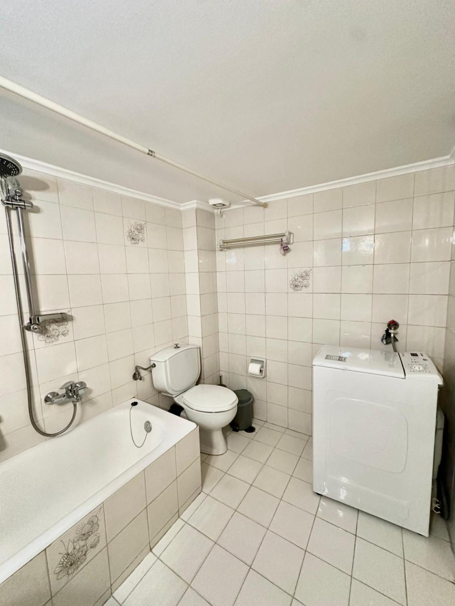 Mamour In Appartement